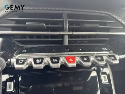 Photo 12 Peugeot 2008  Hybrid 145 e-DCS6