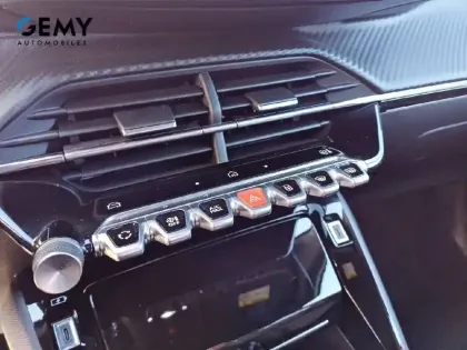 Photo 13 Peugeot 2008  PureTech 130 S&S EAT8