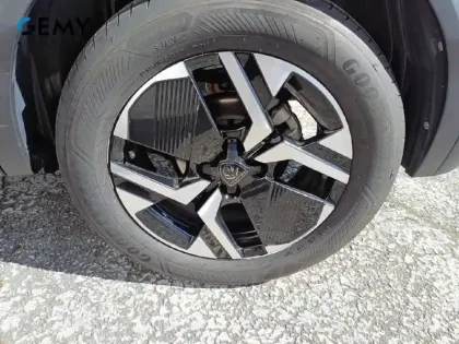 Photo 10 Peugeot 2008  PureTech 130 S&S EAT8