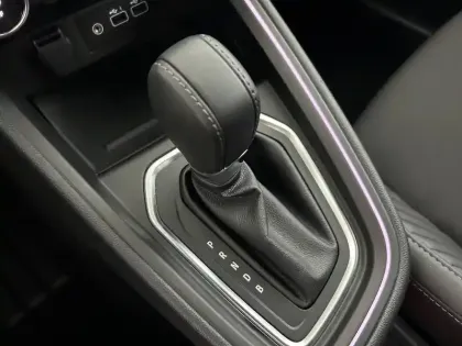 Photo 71 Renault Clio  E-Tech full hybrid 145