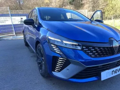 Photo 24 Renault Clio  E-Tech full hybrid 145