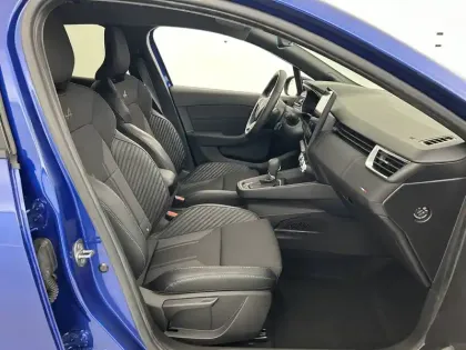 Photo 102 Renault Clio  E-Tech full hybrid 145