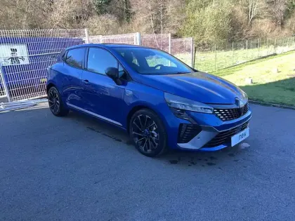 Photo 6 Renault Clio  E-Tech full hybrid 145