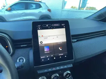 Photo 11 Renault Clio  E-Tech full hybrid 145