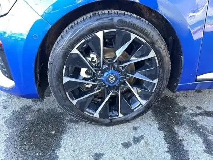 Photo 18 Renault Clio  E-Tech full hybrid 145