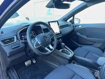 Photo 26 Renault Clio  E-Tech full hybrid 145