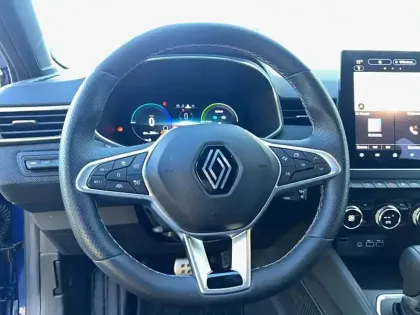 Photo 14 Renault Clio  E-Tech full hybrid 145