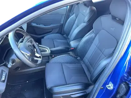 Photo 8 Renault Clio  E-Tech full hybrid 145