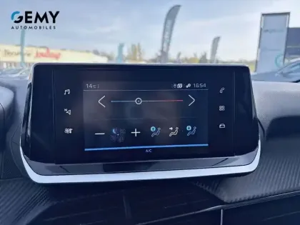 Photo 16 Peugeot 208  PureTech 100 S&S BVM6