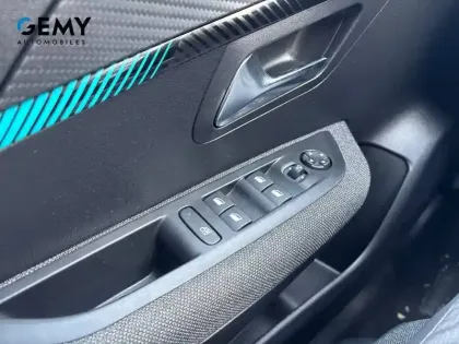 Photo 66 Peugeot 208  PureTech 100 S&S BVM6