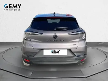Photo 42 Renault Captur  E-Tech full hybrid 145 ch