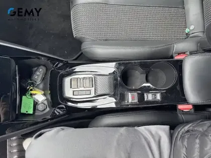 Photo 37 Peugeot 2008 Gén. II Ph1 NG GT 5