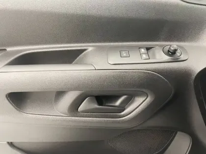 Photo 27 Peugeot Partner  FOURGON M 650 KG BLUEHDI 100 S&S BVM6