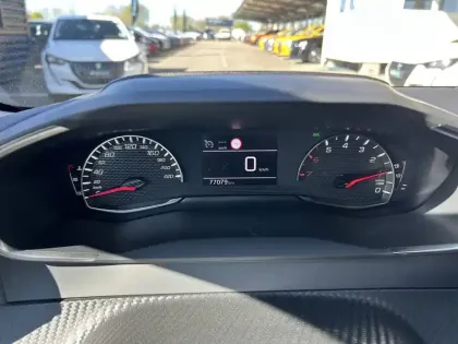 Photo 8 Peugeot 208  PureTech 75 S&S BVM5