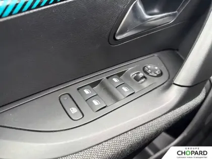 Photo 19 Peugeot 2008  PureTech 130 S&S EAT8