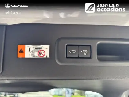 Photo 18 Lexus Lbx  2WD