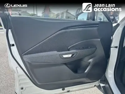 Photo 19 Lexus Lbx  2WD