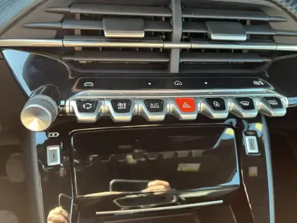 Photo 20 Peugeot 2008  100 S&S BVM6