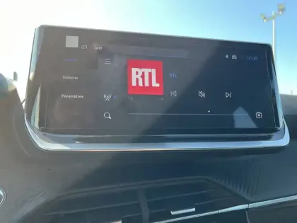 Photo 30 Peugeot 2008  100 S&S BVM6