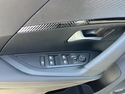 Photo 15 Peugeot 2008  100 S&S BVM6