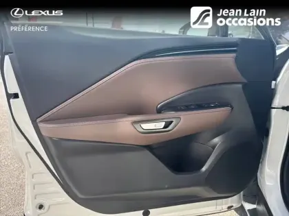 Photo 20 Lexus Lbx  2WD