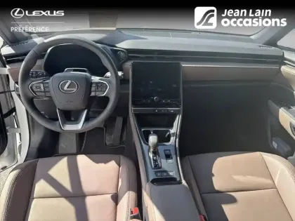 Photo 17 Lexus Lbx  2WD