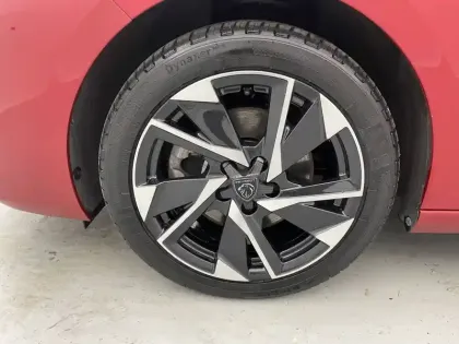 Photo 16 Peugeot 308  BlueHDi 130ch S&S EAT8