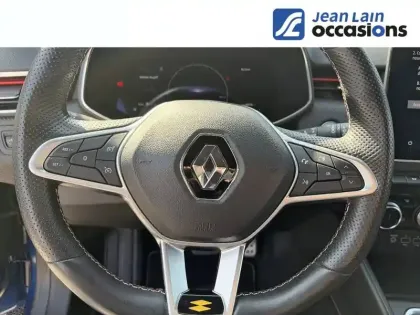 Photo 11 Renault Clio  E-Tech hybride 145