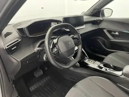 Photo 23 Peugeot 2008  Electrique 136 ch