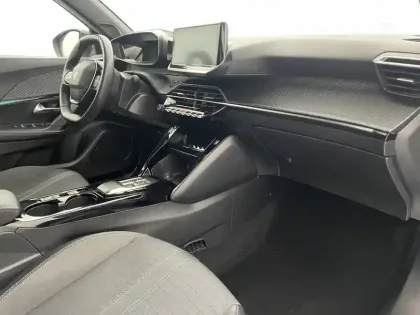 Photo 28 Peugeot 2008  Electrique 136 ch