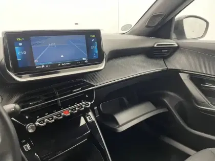 Photo 22 Peugeot 2008  Electrique 136 ch