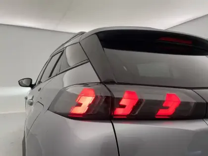 Photo 25 Peugeot 2008  Electrique 136 ch