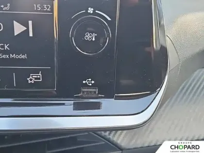 Photo 14 Peugeot 208  PureTech 75 S&S BVM5