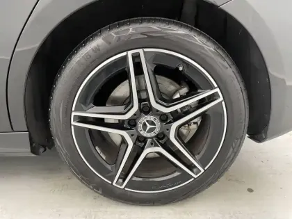 Photo 16 Mercedes Classe A  250 e Hybrid EQ