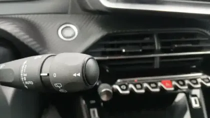 Photo 22 Peugeot 208  PureTech 100 S&S BVM6