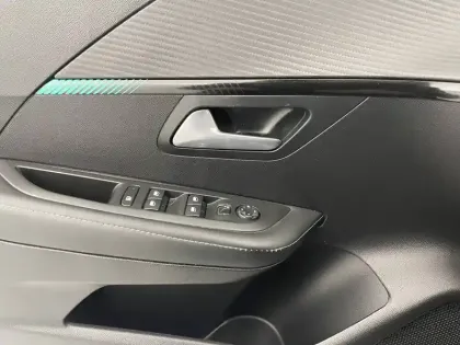 Photo 50 Peugeot 208  PureTech 100 S&S BVM6