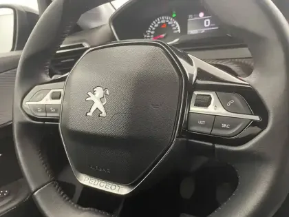 Photo 51 Peugeot 208  PureTech 100 S&S BVM6