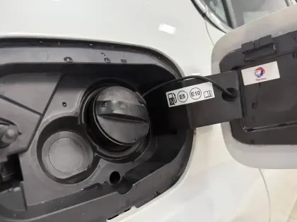 Photo 18 Peugeot 308  PureTech 130ch S&S BVM6