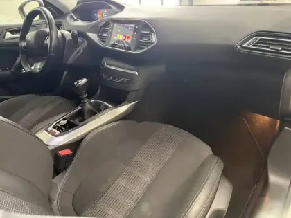 Photo 36 Peugeot 308  PureTech 130ch S&S BVM6