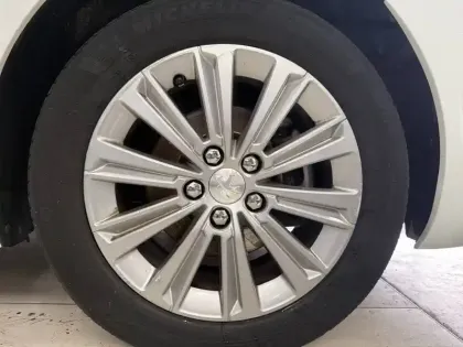 Photo 16 Peugeot 308  PureTech 130ch S&S BVM6