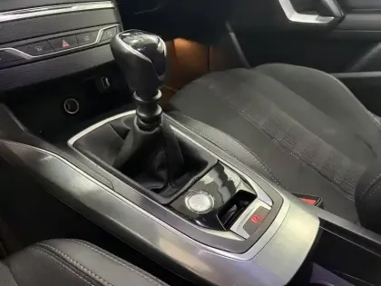 Photo 33 Peugeot 308  PureTech 130ch S&S BVM6