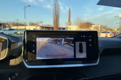 Photo 66 Peugeot 2008  Hybrid 145 e-DCS6