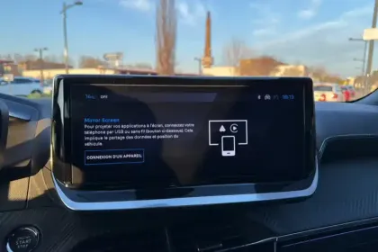 Photo 21 Peugeot 2008  Hybrid 145 e-DCS6