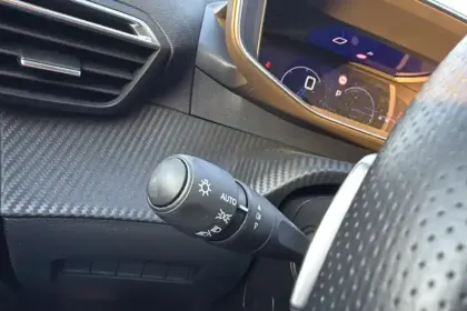 Photo 23 Peugeot 2008  Hybrid 145 e-DCS6