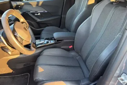 Photo 33 Peugeot 2008 Gén. II Ph2 GT 5