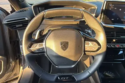 Photo 17 Peugeot 2008  Hybrid 145 e-DCS6