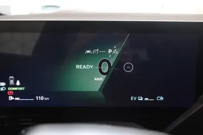 Photo 33 Renault Austral  E-Tech full hybrid 200 GSR2