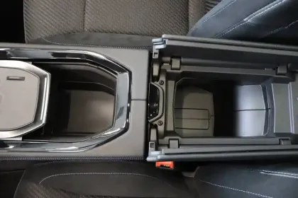 Photo 38 Renault Austral  E-Tech full hybrid 200 GSR2