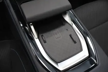 Photo 37 Renault Austral  E-Tech full hybrid 200 GSR2