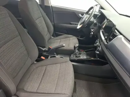 Photo 8 Kia Stonic  1.0 T-GDi 120 ch MHEV iBVM6